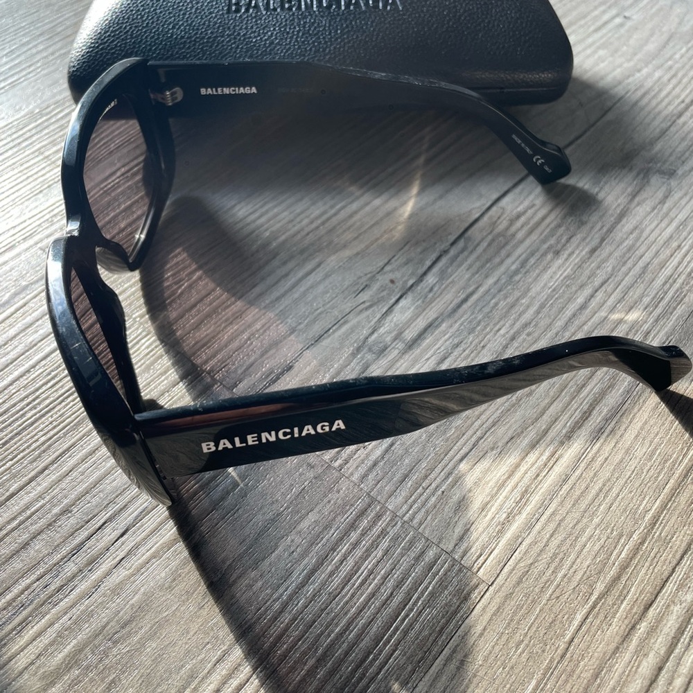 Balenciaga Dark Sunglasses with Black Case - Picture 4 of 9